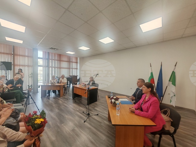 Майсторът по дърворезба Дарин Божков е носител на наградата „Почетен гражданин на Трявна“