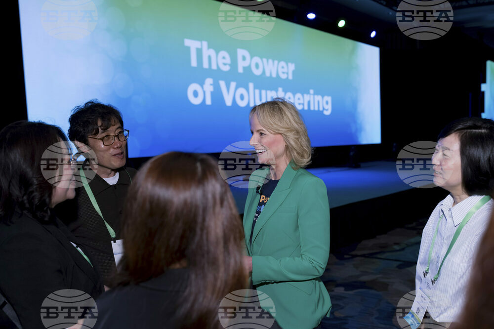 US--Philanthropy-Volunteering