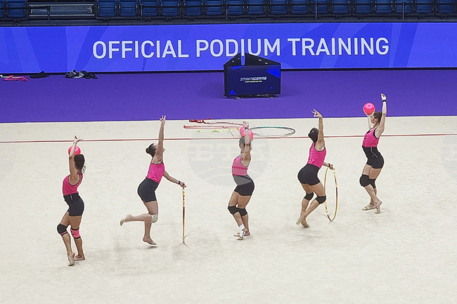 Ансамбълът на България за жени направи подиум тренировка на Европейското първенство по художествена гимнастика в Талин