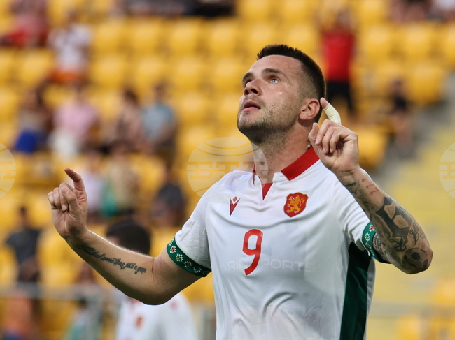 "Влязохме добре в мача и поведохме в резултата, но после дадохме инициативата", съжалява голмайсторът на България Александър Колев