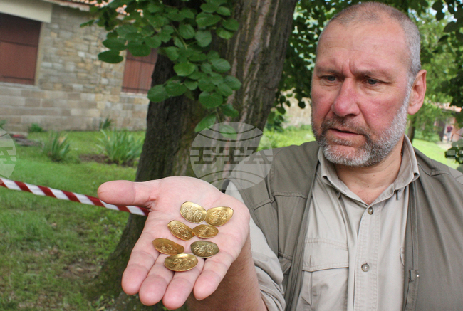 Във Велико Търново е открито златно монетно съкровище
