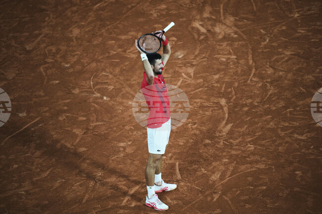 Новак Джокович се мести в Гърция със семейството си