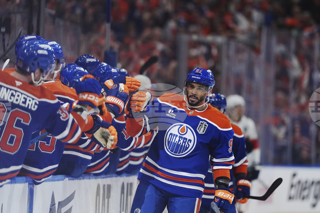 Хокеистът Евандър Кейн премина от Едмънтън Ойлърс във Ванкувър Канъкс