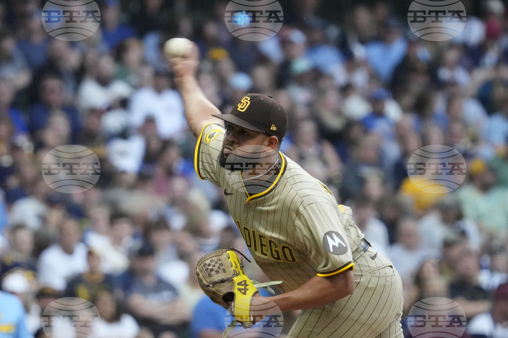 Padres Brewers Baseball