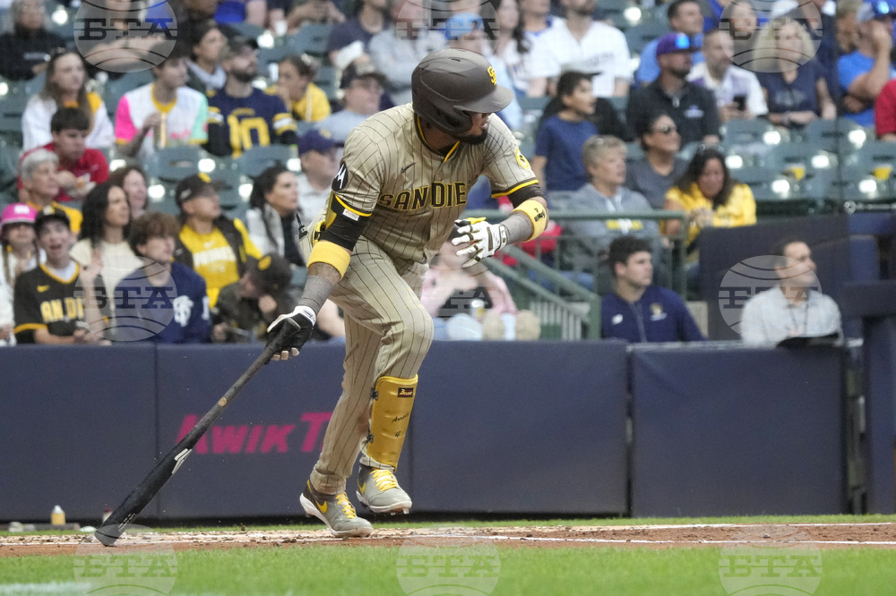 Padres Brewers Baseball