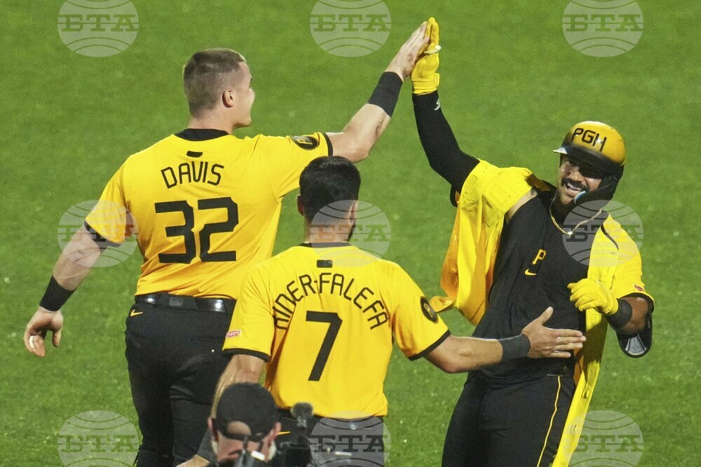 Phillies Pirates Baseball
