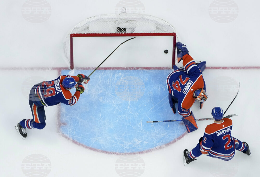 APTOPIX Stanley Cup Panthers Oilers Hockey