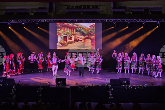 Четвъртата среща семинар на ръководителите на фолклорните състави в чужбина ще бъде открита на 7 ноември в Нов български университет