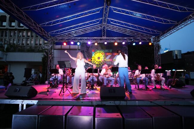 Втората вечер на "Цветовете на джаза" в Стара Загора потопи публиката в ритъма на българския джаз и класическо бигбенд звучене