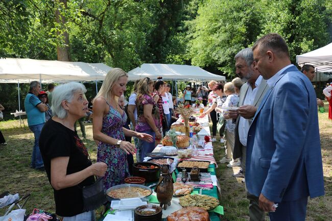 ОА Русе: Кулинарите от Кошов станаха първи в отборното класиране за най-вкусна гозба на празника празникът „Децата на Поломието – празник под манастира”