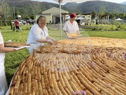 Казанлък - баница с рози