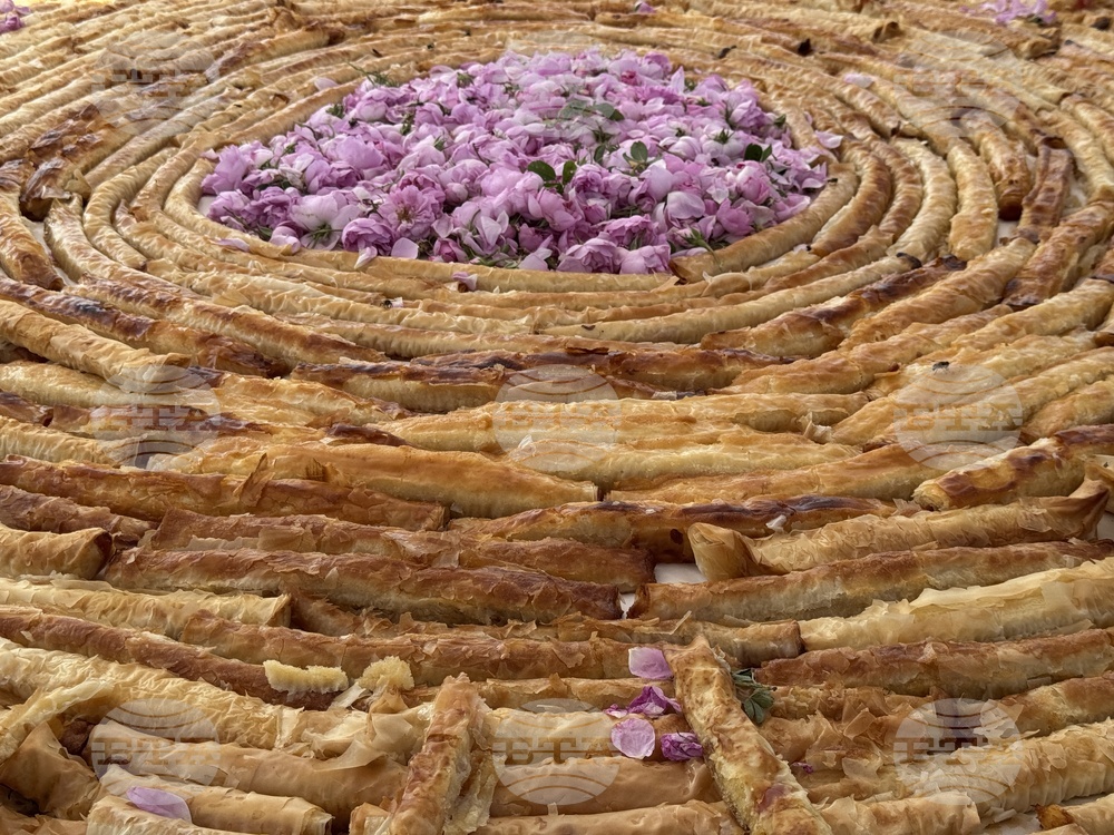 Казанлък - баница с рози