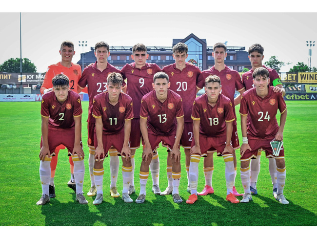 Националният отбор на България до 15 години победи категорично тима на Ботев Пловдив до 16 години в контрола