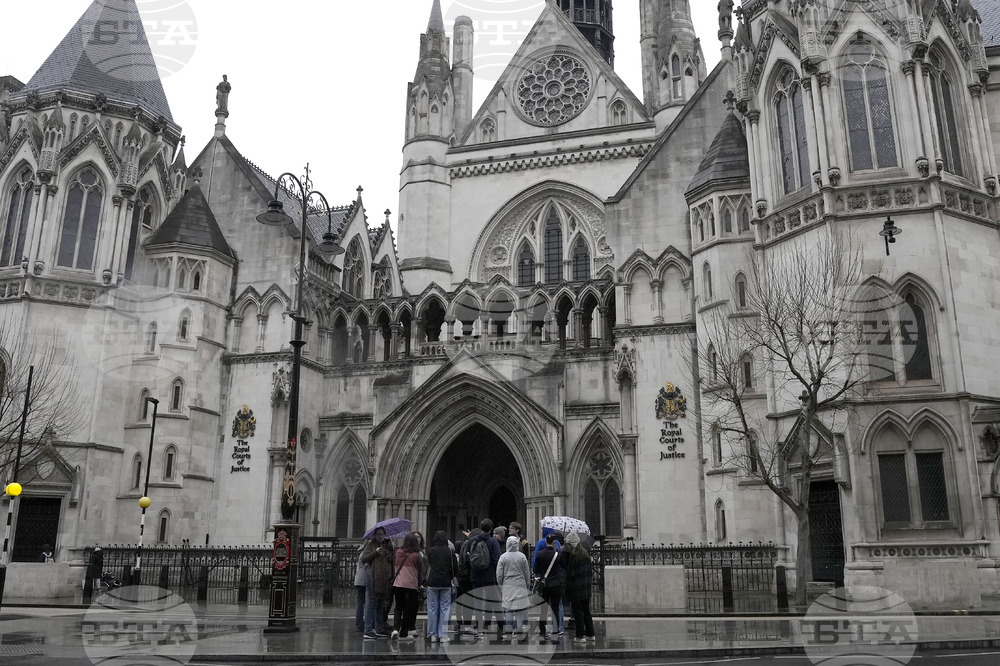 Britain Courts AI