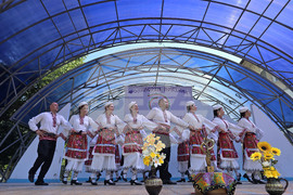 Ловеч - „Хоро под Стратеш"