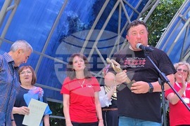 Ловеч - „Хоро под Стратеш"