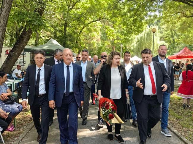 Атанас Зафиров: Вие сте нашата надежда – децата, които пазят българския дух