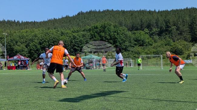 Секретарят на Община Перник Мартин Жлябинков даде началото на първото издание от веригата турнири по минифутбол „H8S Лятна купа“