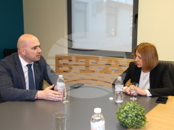 Снимка: Министерство на туризма - Министър Илин Димитров проведе работна среща с кмета на София Йорданка Фандъкова и новия директор на ОП ”Туризъм”