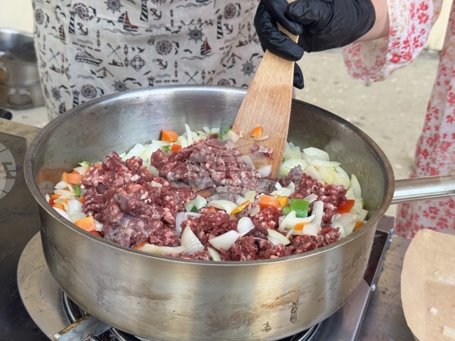 Фотографи участваха в кулинарно предизвикателство в Казанлък