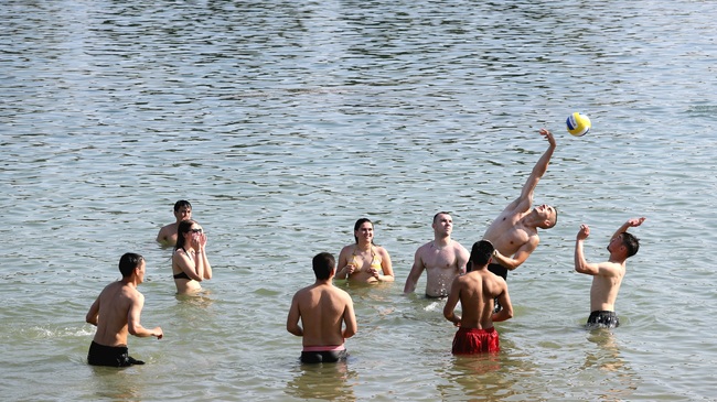Over 3,800 People Rescued from Drowning in Bulgaria Last Year, Bulgarian Red Cross Water Rescue Service Reports