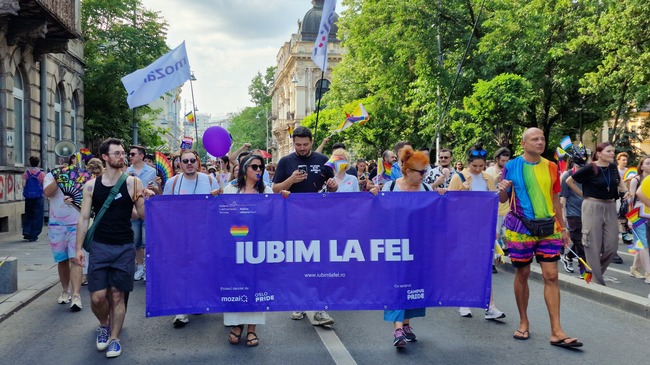 Thousands Take to the Streets for Bucharest Pride and Pro-Family Marches