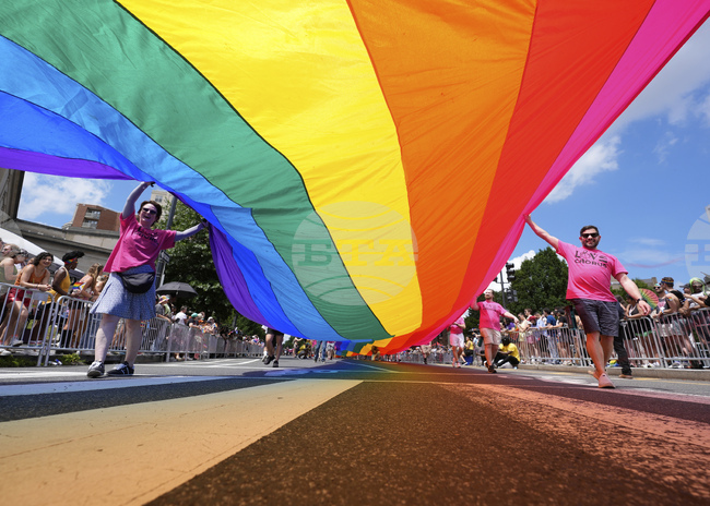 Многохиляден гей парад се проведе във Вашингтон