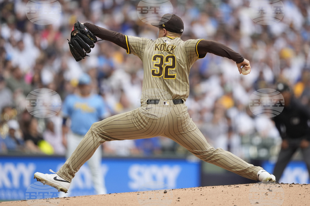 Padres Brewers Baseball