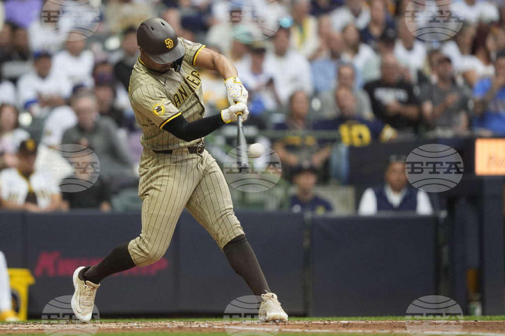 Padres Brewers Baseball