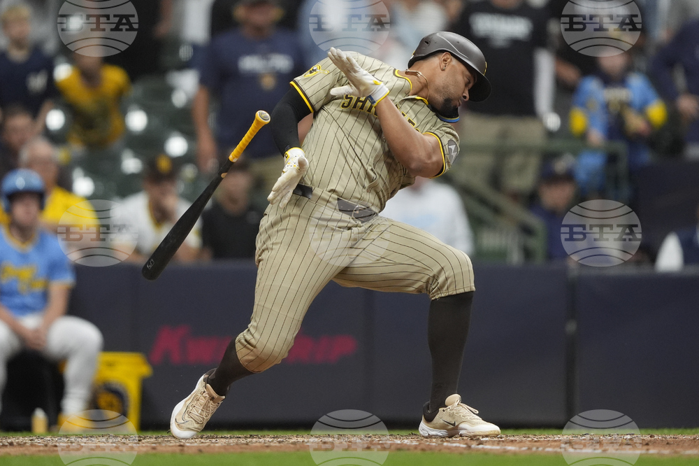 Padres Brewers Baseball