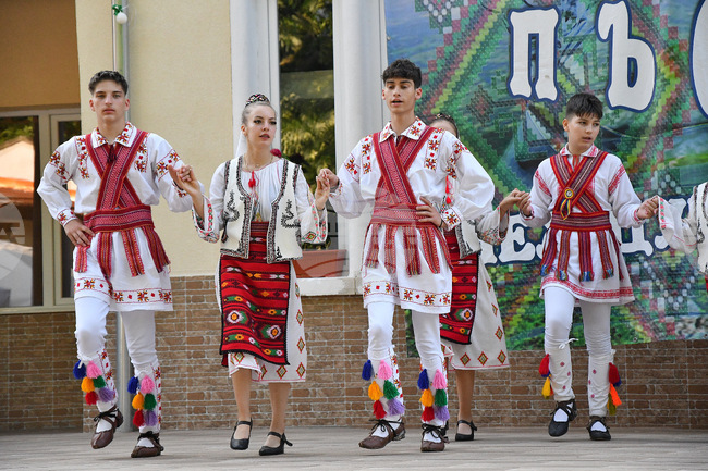 Вършец - „Пъстра огърлица“ - фолклорен фестивал