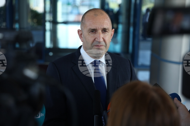 България трябва да има непрекъснато внимание към случващото се в Република Северна Македония и нейното непрекъснато лобиране във всички европейски столици и институции, каза Румен Радев 