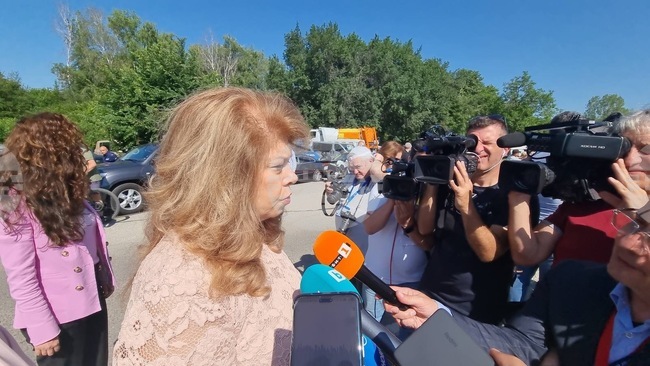 Ако трябва да обобщя докладите на ЕК и ЕЦБ - единствената институция, която си е свършила работата, е БНБ, каза в Казанлък вицепрезидентът Илияна Йотова