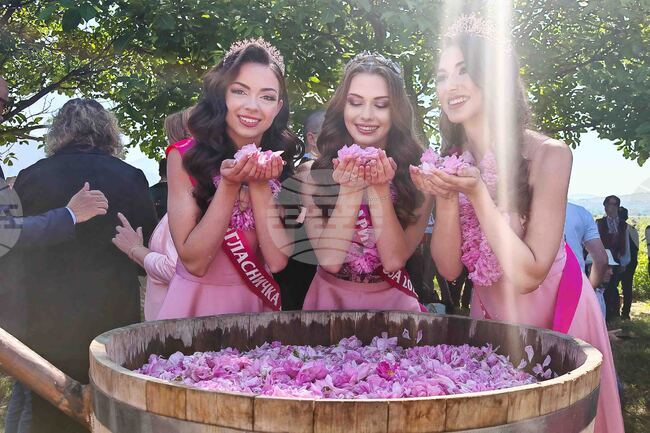 "Празникът на розата" вече се самоиздържа, съобщиха от Община Казанлък