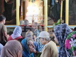 Ямбол - храм „Света Троица" - литургия