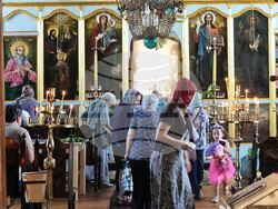 Ямбол - храм „Света Троица" - литургия