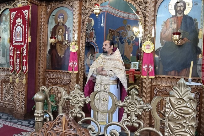 Светият Дух бди над всеки от самото му кръщение, каза отец Иван в проповедта си пред миряните в църквата „Свети Три Светители“ в Шумен