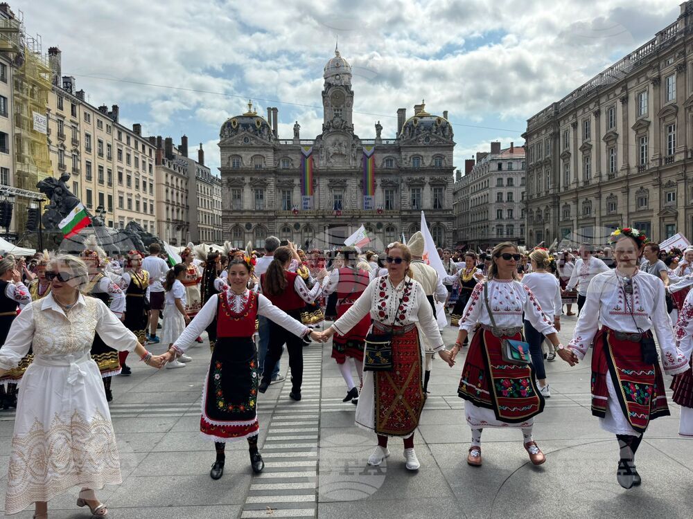 Франция - „Голямото хоро“ - фолклорна инициатива