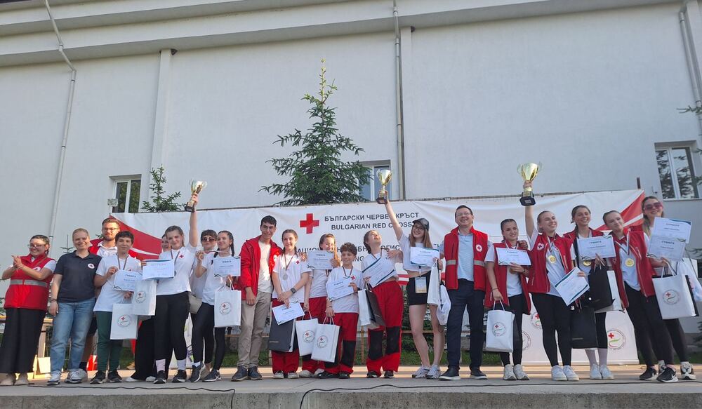 БЧК: Уроци по хуманност – младите, които знаят как се спасява живот