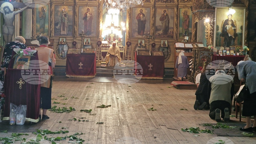 Бог е дал на всеки един човек свободна воля да избира, каза на Петдесетница в Разград архиерейският наместник отец Георги