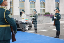 Казахстан - президент - посрещане