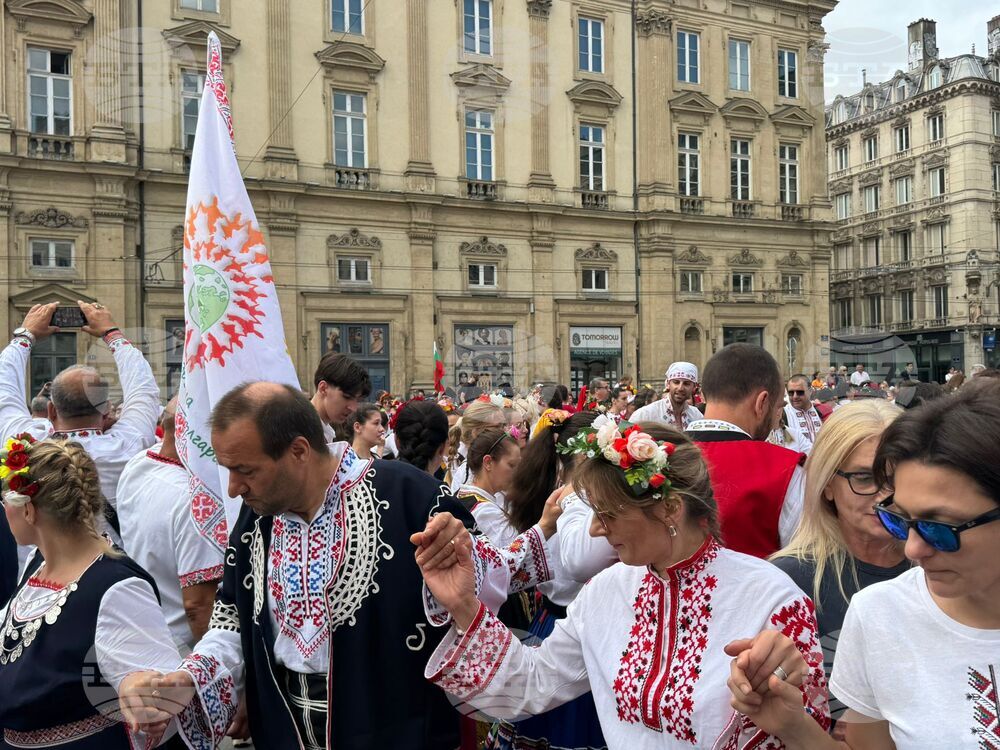 Франция - „Голямото хоро“ - фолклорна инициатива