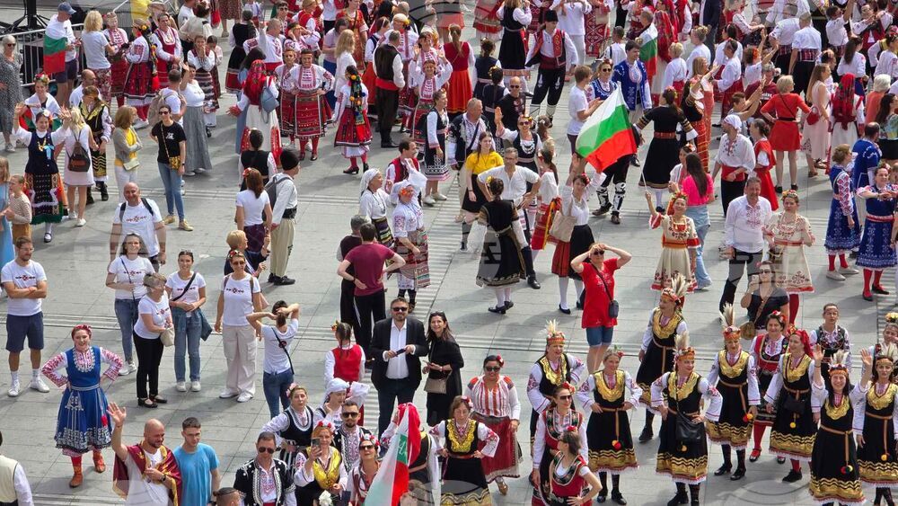 Франция - „Голямото хоро“ - фолклорна инициатива