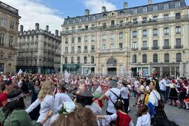 Франция - „Голямото хоро“ - фолклорна инициатива