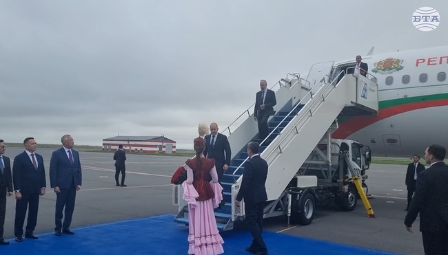 Президентът Румен Радев пристигна на официално посещение в Казахстан