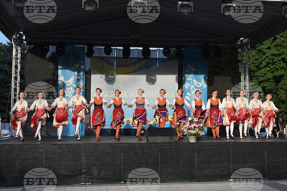 Популярни народни песни и танци ще бъдат представени от фолклорни състави на Монтана в съвместен концерт с Илия Луков по повод празника на града 