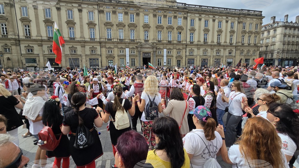 Франция - „Голямото хоро“ - фолклорна инициатива