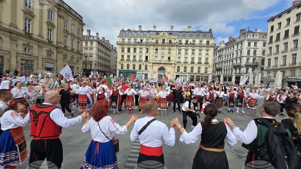 Франция - „Голямото хоро“ - фолклорна инициатива