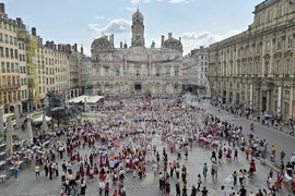 Франция - „Голямото хоро“ - фолклорна инициатива