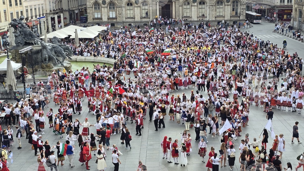 Франция - „Голямото хоро“ - фолклорна инициатива